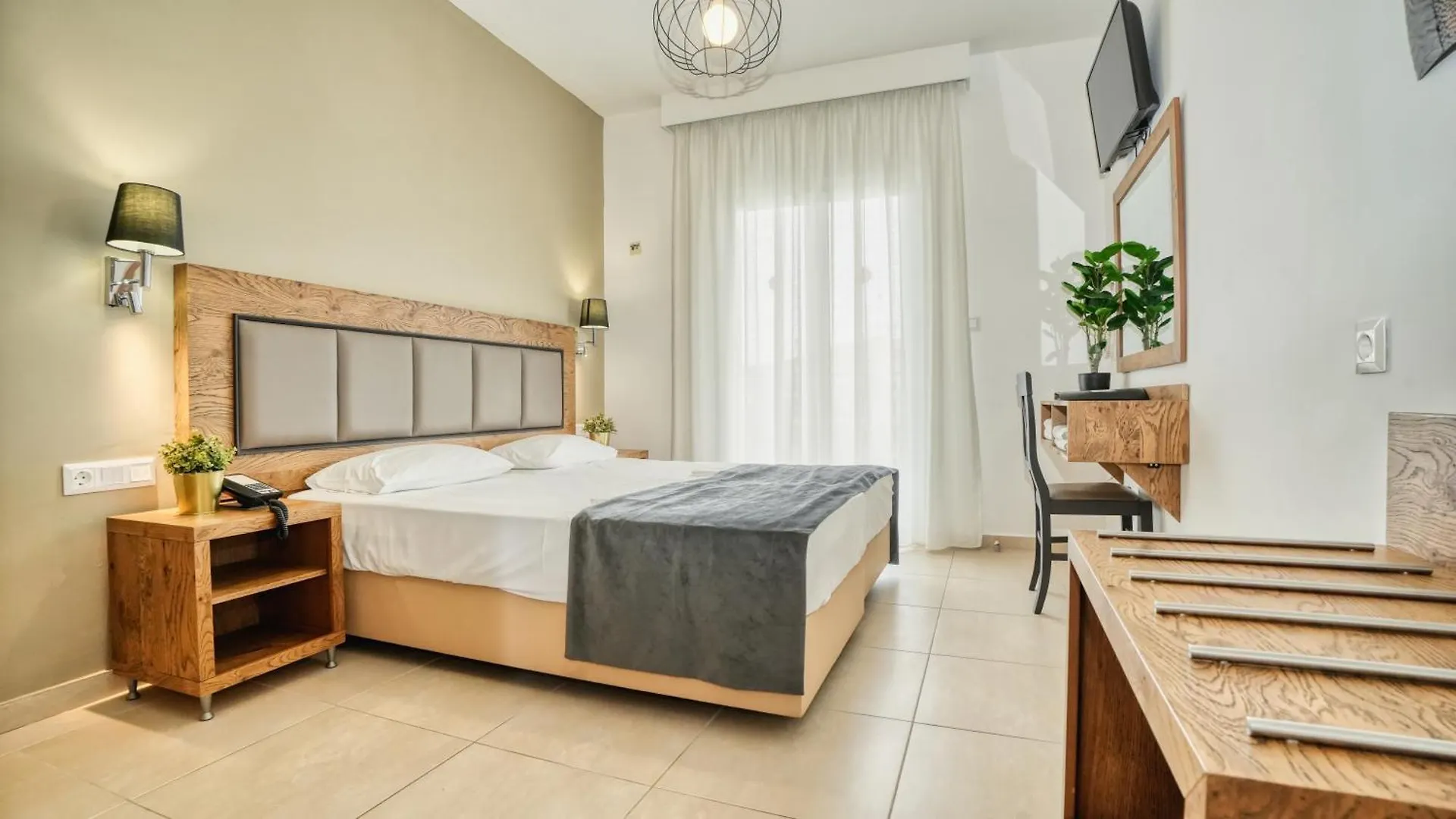 Sarantis Hotel Chaniotis 3*,  Yunanistan