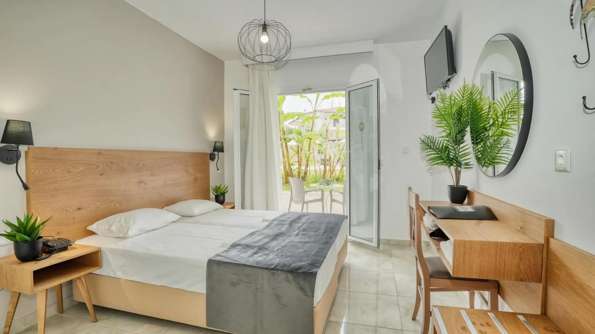 Sarantis Hotel Hanioti