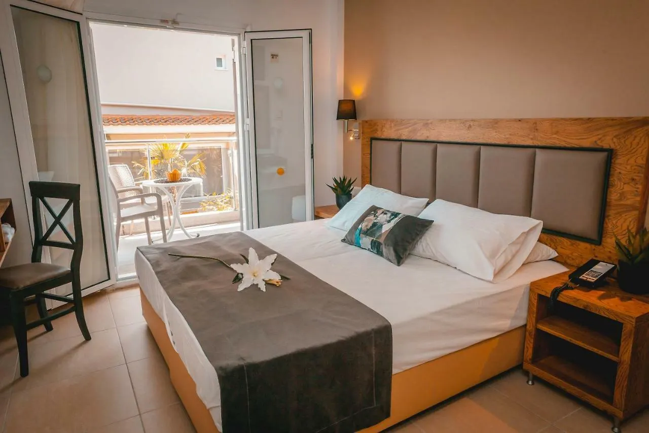 Sarantis Hotel Hanioti
