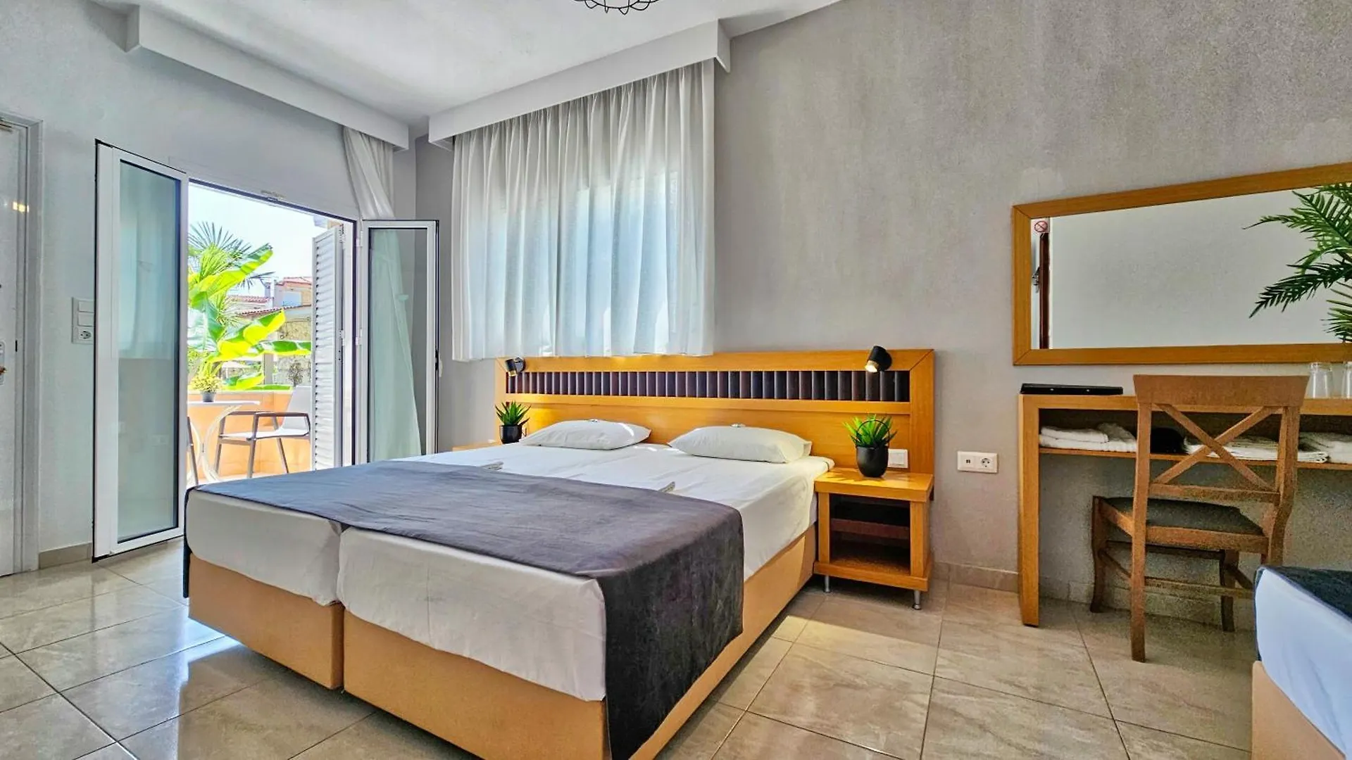 Sarantis Hotel Chaniotis